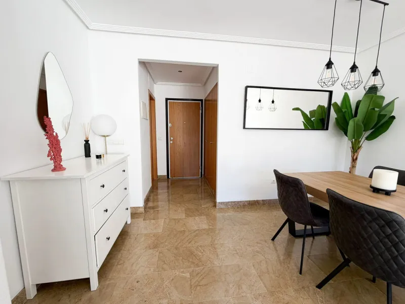 Bright apartment in Golf Hills urbanisation, with large terrace and garage in Selwo – La Resina