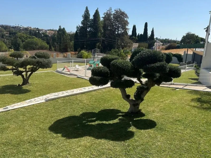 House - Detached Villa в продаже в Marbella, Málaga. В доме 2 спален и 1 ванных комнат. Площадь дома 80 м². Площадь участка 1440 м²