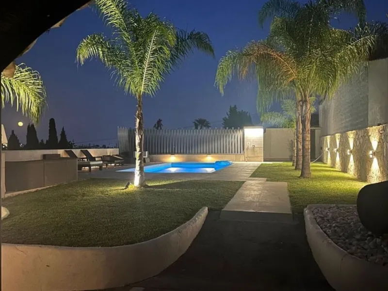 House - Detached Villa в продаже в Marbella, Málaga. В доме 2 спален и 1 ванных комнат. Площадь дома 80 м². Площадь участка 1440 м²