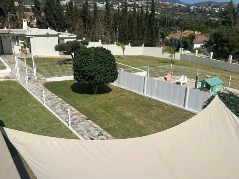 House - Detached Villa в продаже в Marbella, Málaga. В доме 2 спален и 1 ванных комнат. Площадь дома 80 м². Площадь участка 1440 м²