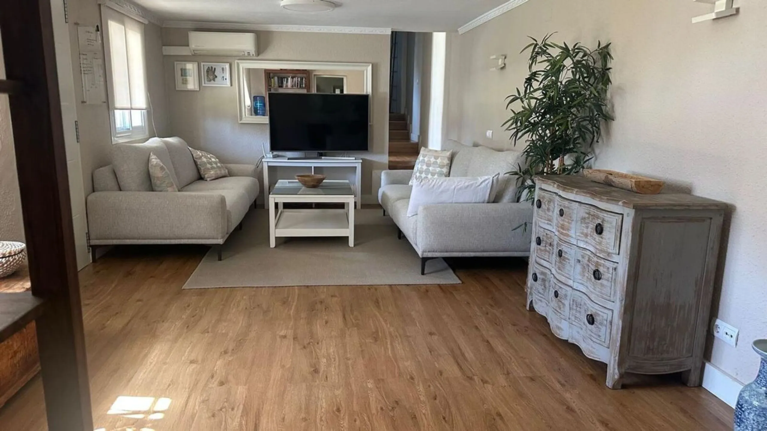House - Detached Villa в продаже в Marbella, Málaga. В доме 2 спален и 1 ванных комнат. Площадь дома 80 м². Площадь участка 1440 м²
