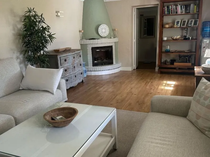 House - Detached Villa в продаже в Marbella, Málaga. В доме 2 спален и 1 ванных комнат. Площадь дома 80 м². Площадь участка 1440 м²