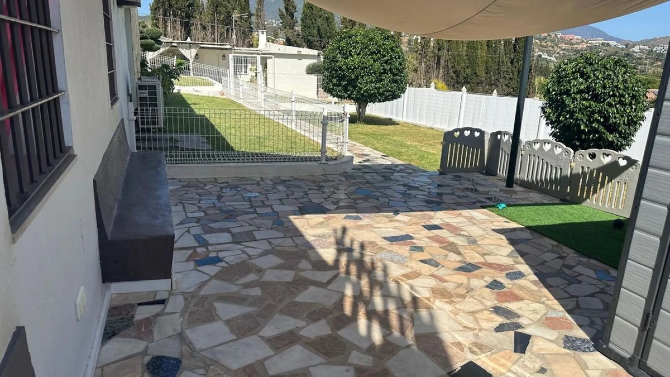 House - Detached Villa в продаже в Marbella, Málaga. В доме 2 спален и 1 ванных комнат. Площадь дома 80 м². Площадь участка 1440 м²