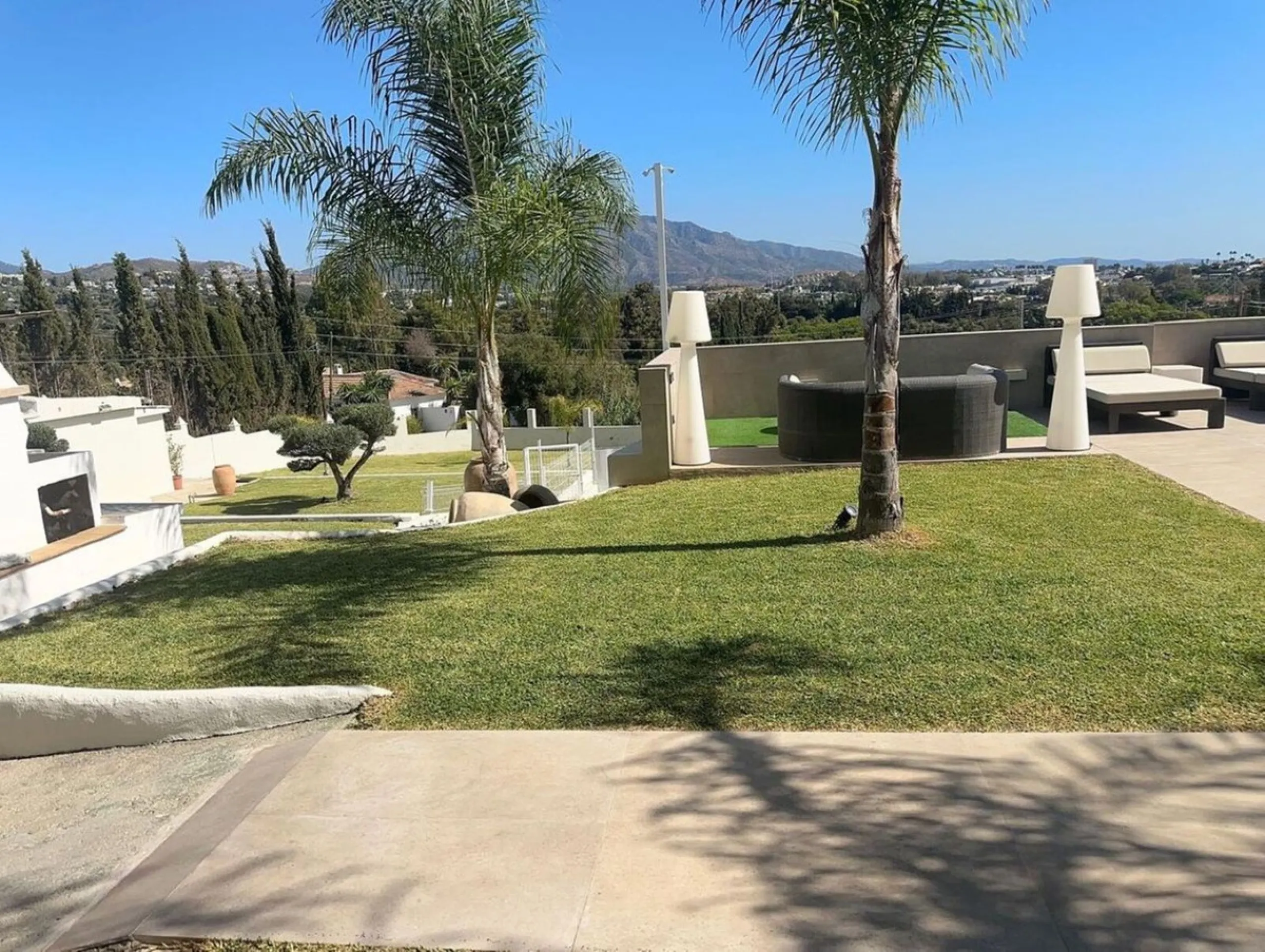 House - Detached Villa в продаже в Marbella, Málaga. В доме 2 спален и 1 ванных комнат. Площадь дома 80 м². Площадь участка 1440 м²