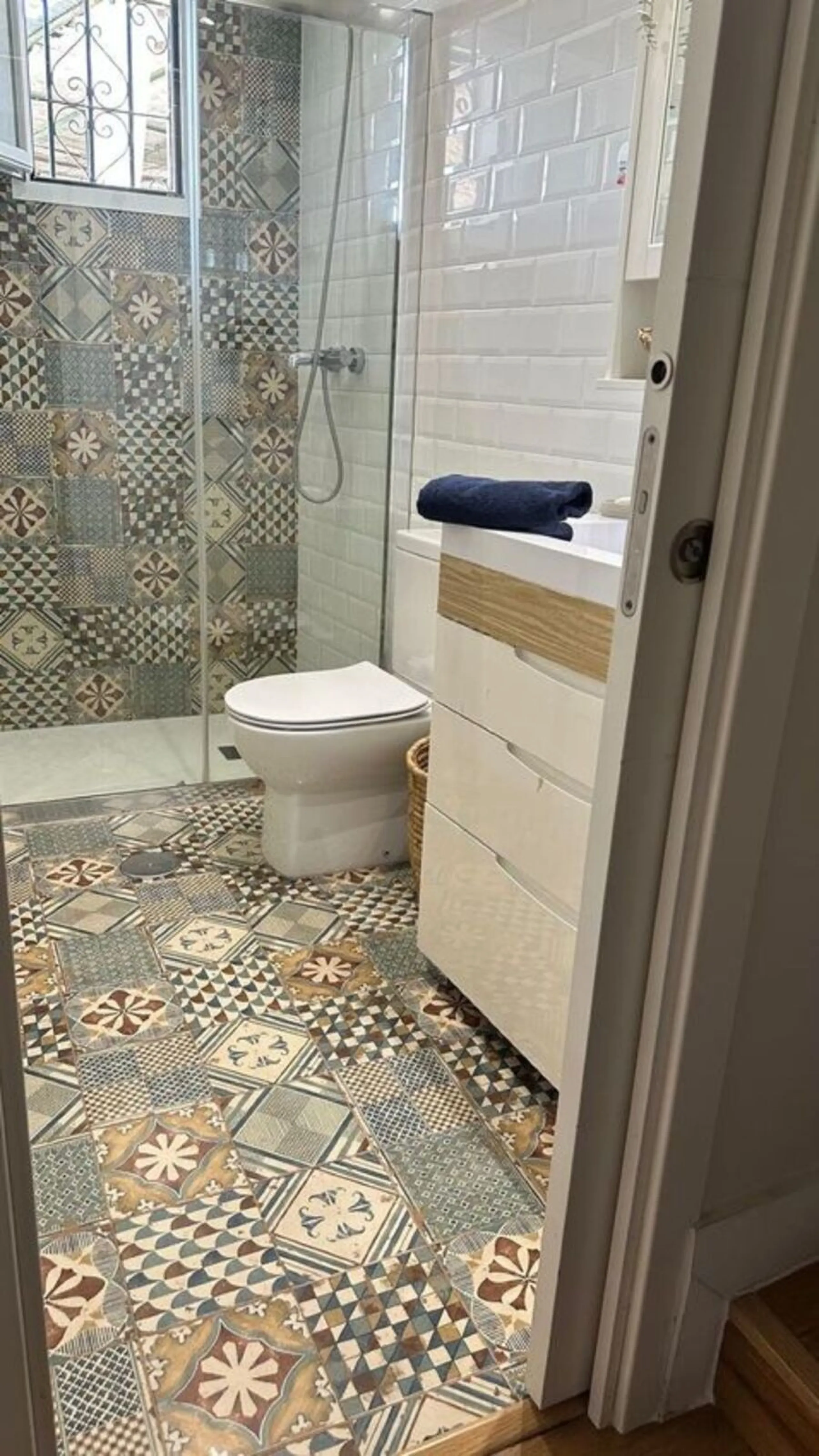 House - Detached Villa в продаже в Marbella, Málaga. В доме 2 спален и 1 ванных комнат. Площадь дома 80 м². Площадь участка 1440 м²