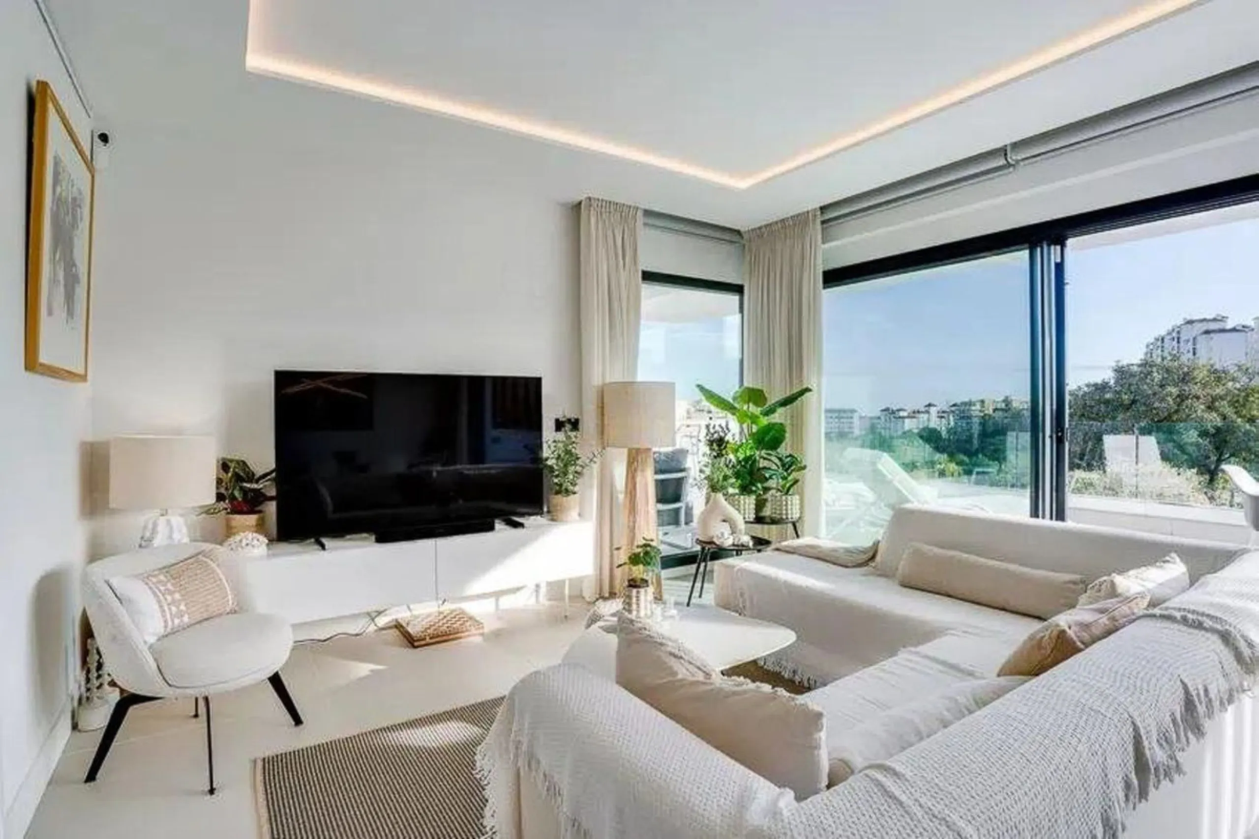 Apartment - Middle Floor Apartment в продаже в Estepona, Málaga. В доме 3 спален и 2 ванных комнат. Площадь дома 106 м²