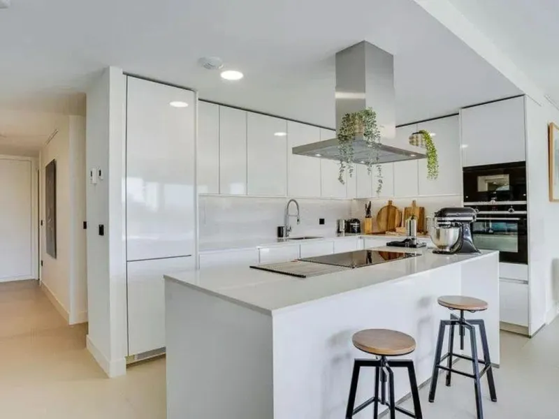 Apartment - Middle Floor Apartment в продаже в Estepona, Málaga. В доме 3 спален и 2 ванных комнат. Площадь дома 106 м²