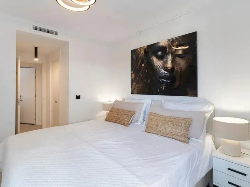 Apartment - Middle Floor Apartment в продаже в Estepona, Málaga. В доме 3 спален и 2 ванных комнат. Площадь дома 106 м²