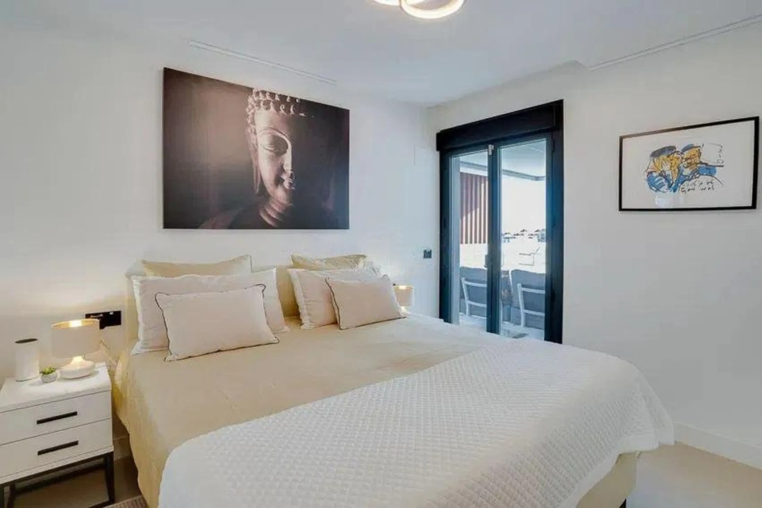 Apartment - Middle Floor Apartment в продаже в Estepona, Málaga. В доме 3 спален и 2 ванных комнат. Площадь дома 106 м²