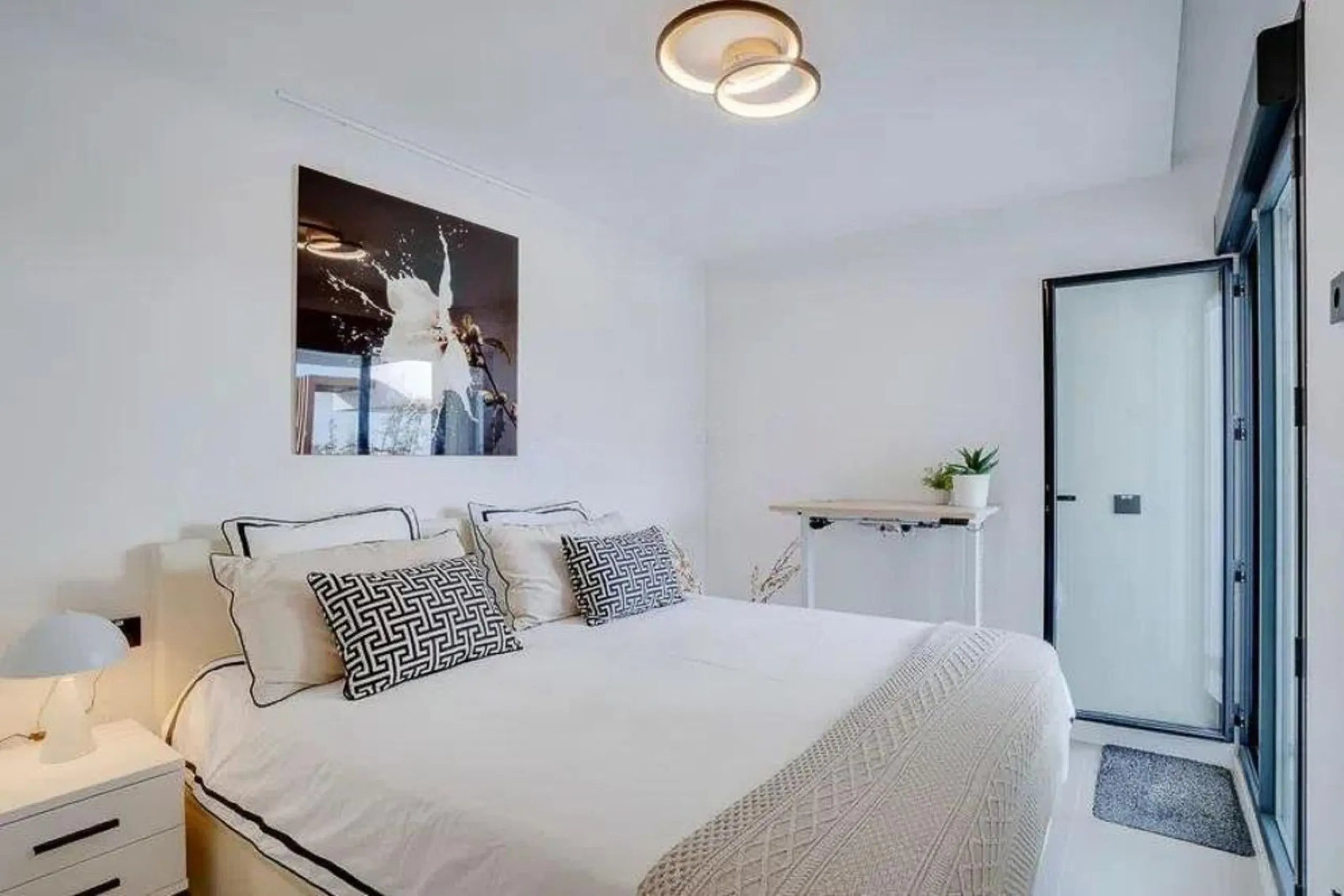 Apartment - Middle Floor Apartment в продаже в Estepona, Málaga. В доме 3 спален и 2 ванных комнат. Площадь дома 106 м²