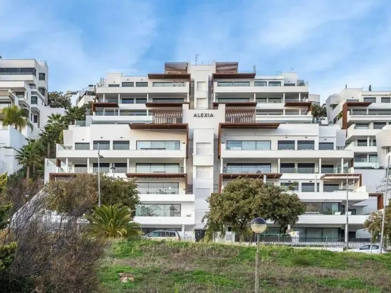 Apartment - Middle Floor Apartment в продаже в Estepona, Málaga. В доме 3 спален и 2 ванных комнат. Площадь дома 106 м²