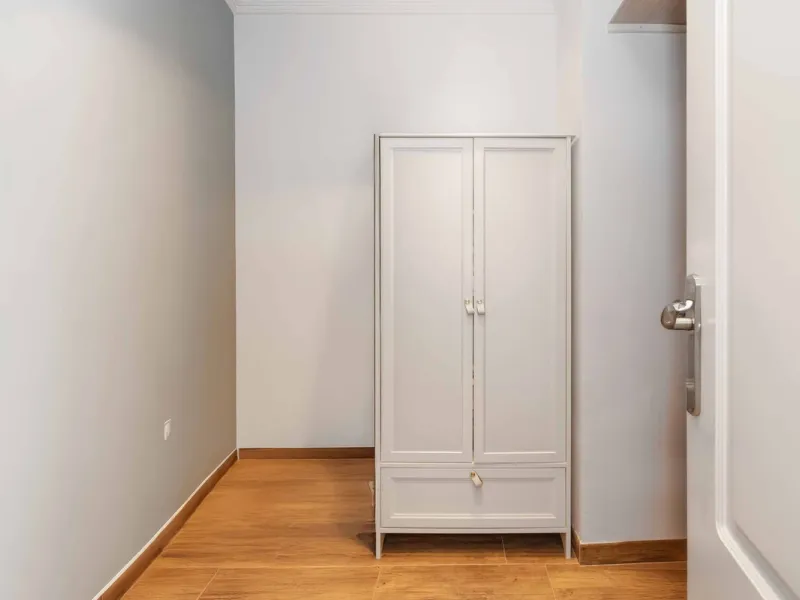 Excellent investment opportunity in Benalmádena Costa, one of the most sought-after areas on the Costa del Sol. This Townhouse built in 1999, has a constructed area of 148 m² and offers endless possibilities for those looking to renovate and achieve a hig