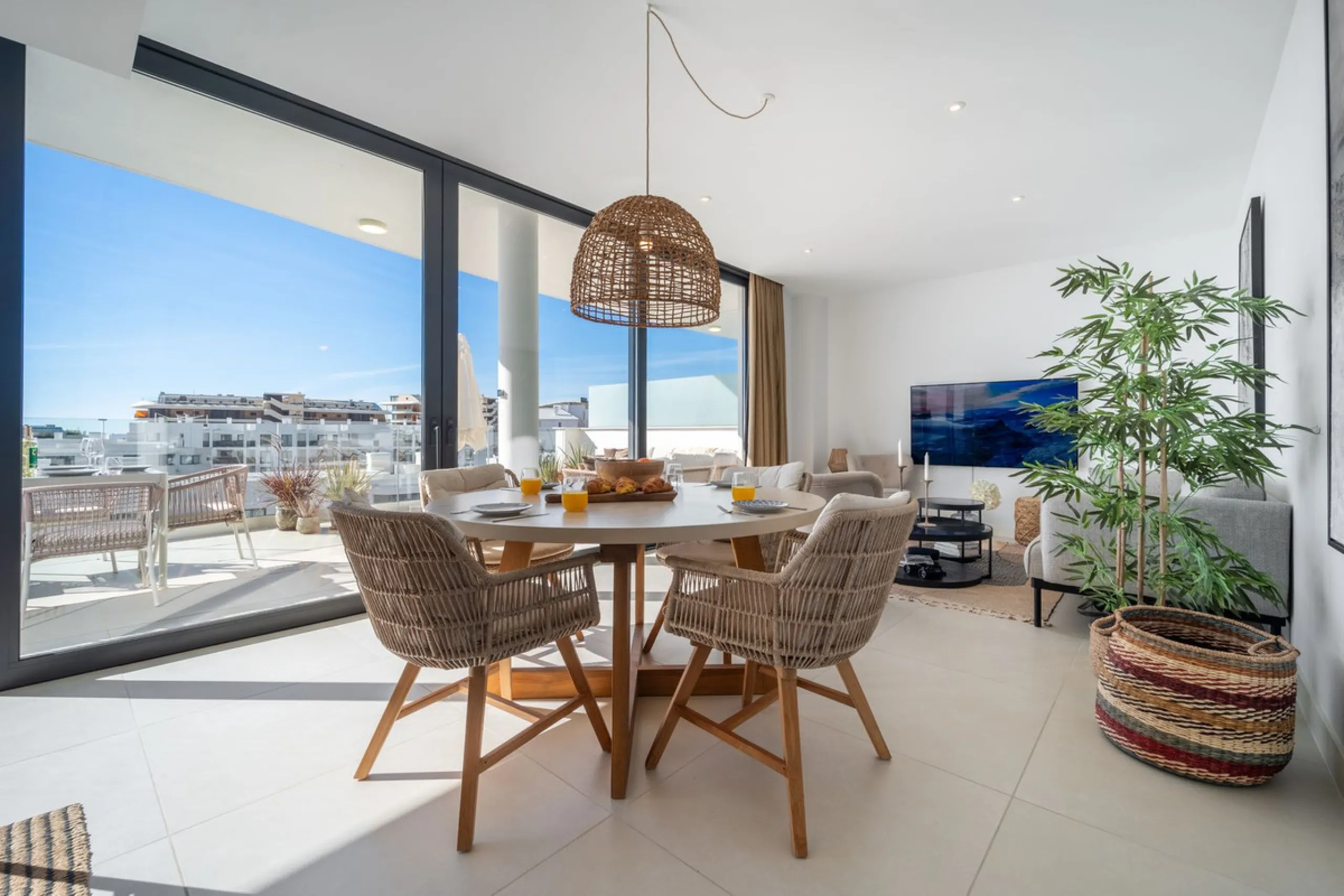 The elevated modern | Phase 5 Higuerón West.  | Fuengirola