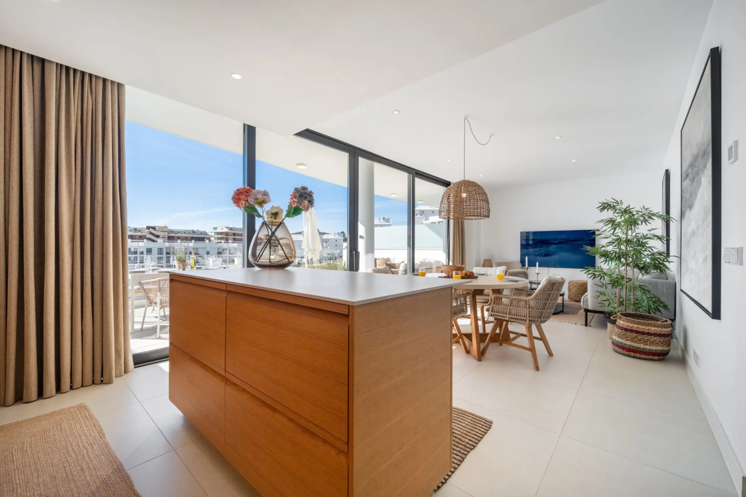 The elevated modern | Phase 5 Higuerón West.  | Fuengirola