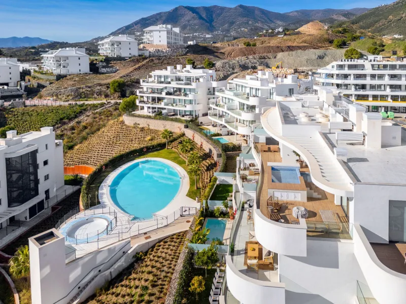 The elevated modern | Phase 5 Higuerón West.  | Fuengirola