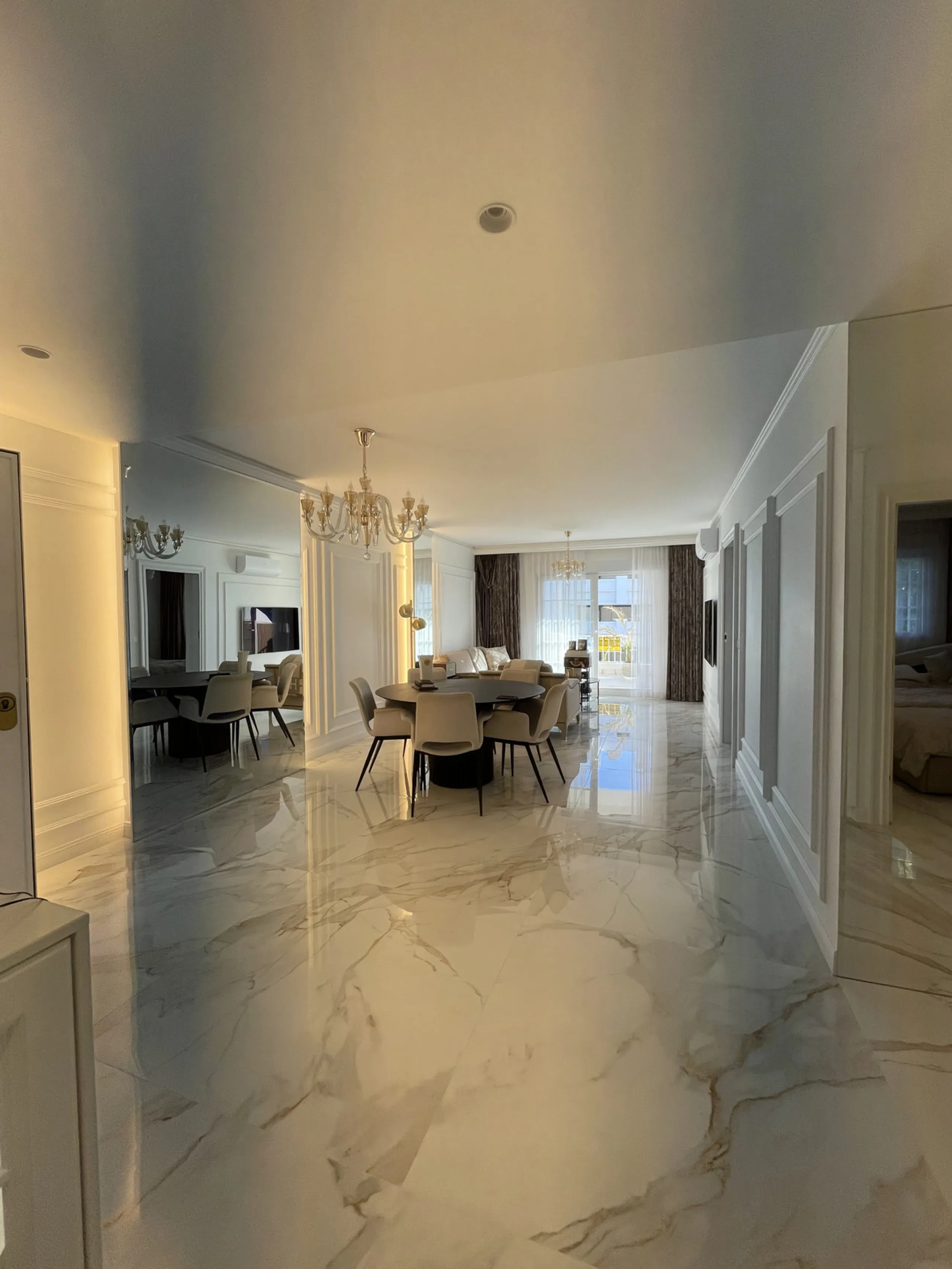 This exceptional luxury apartment is situated in the prestigious Puente Romano enclave on Marbella's renowned Golden Mile, Malaga.
