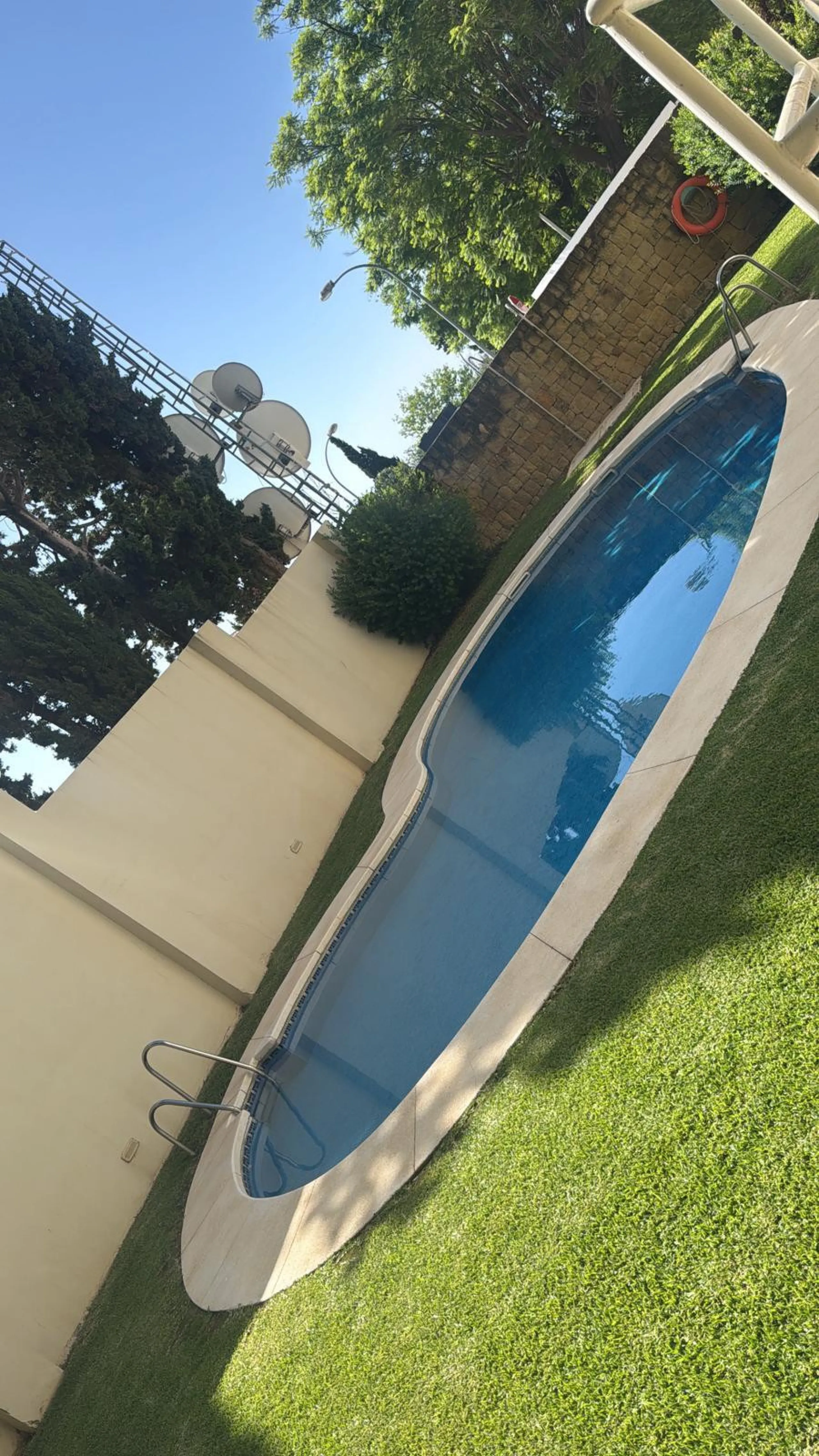 This exceptional luxury apartment is situated in the prestigious Puente Romano enclave on Marbella's renowned Golden Mile, Malaga.