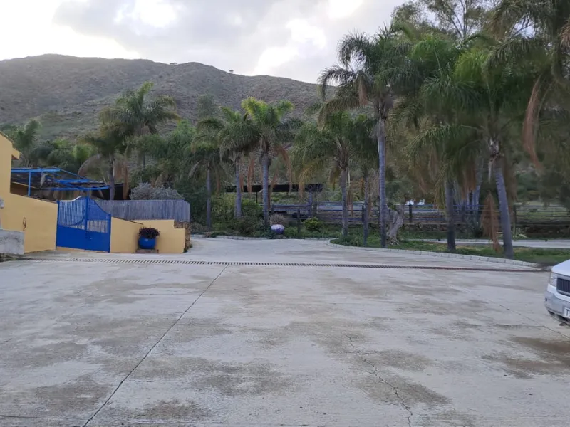 Commercial - Other в продаже в Mijas, Málaga. В доме 8 спален и 10 ванных комнат. Площадь дома 2650 м². Площадь участка 100000 м²