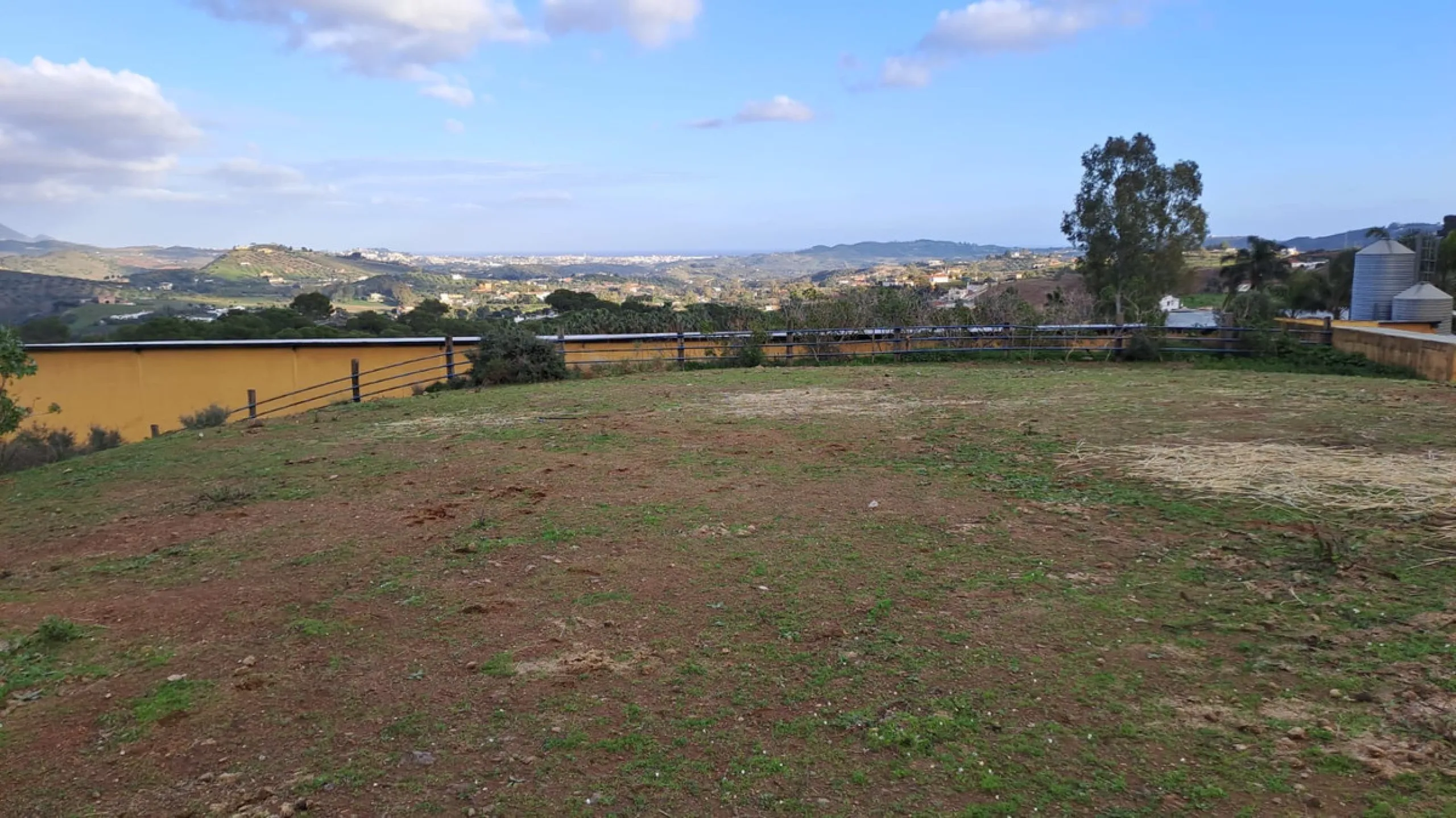 Commercial - Other в продаже в Mijas, Málaga. В доме 8 спален и 10 ванных комнат. Площадь дома 2650 м². Площадь участка 100000 м²