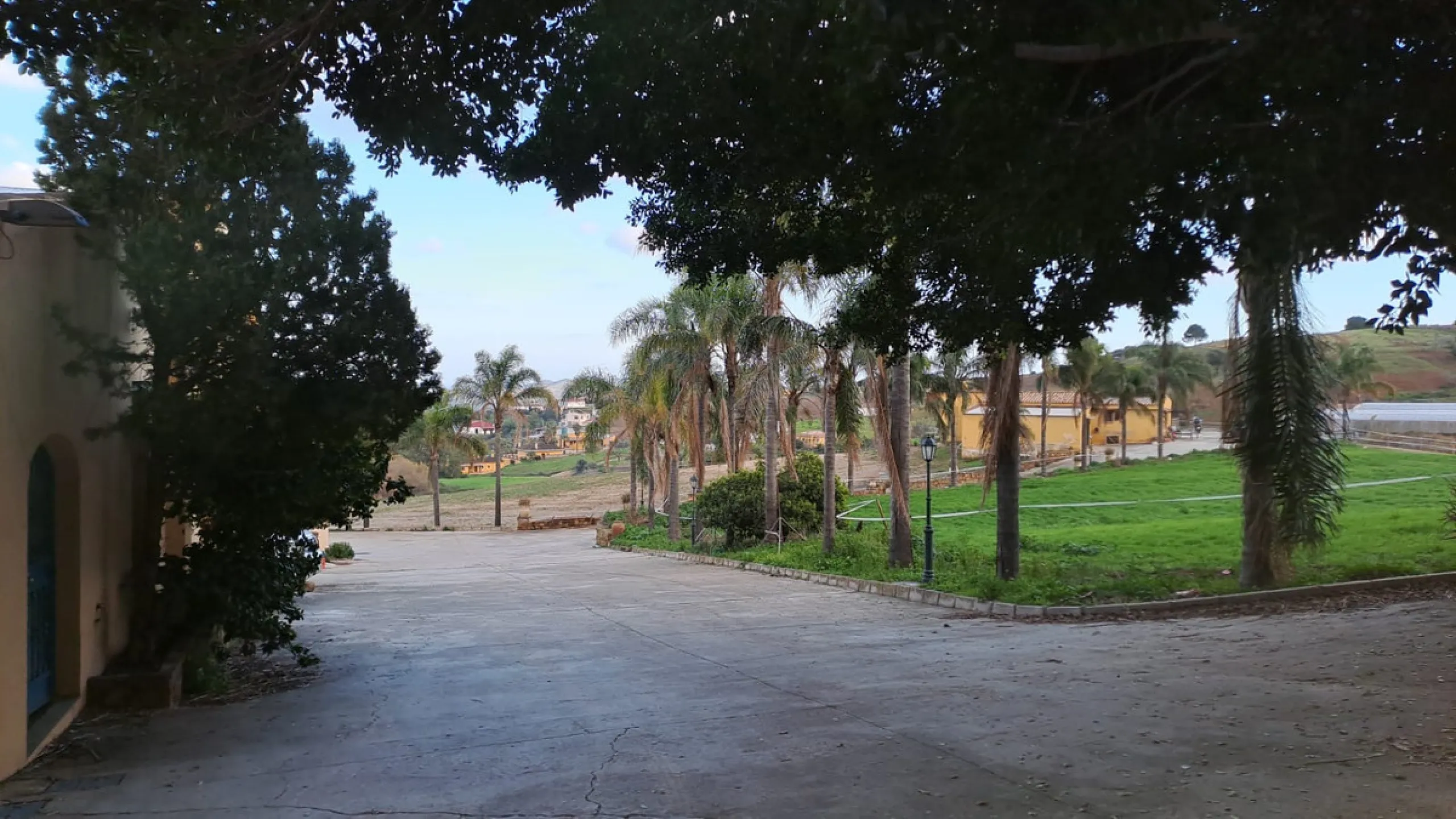 Commercial - Other в продаже в Mijas, Málaga. В доме 8 спален и 10 ванных комнат. Площадь дома 2650 м². Площадь участка 100000 м²