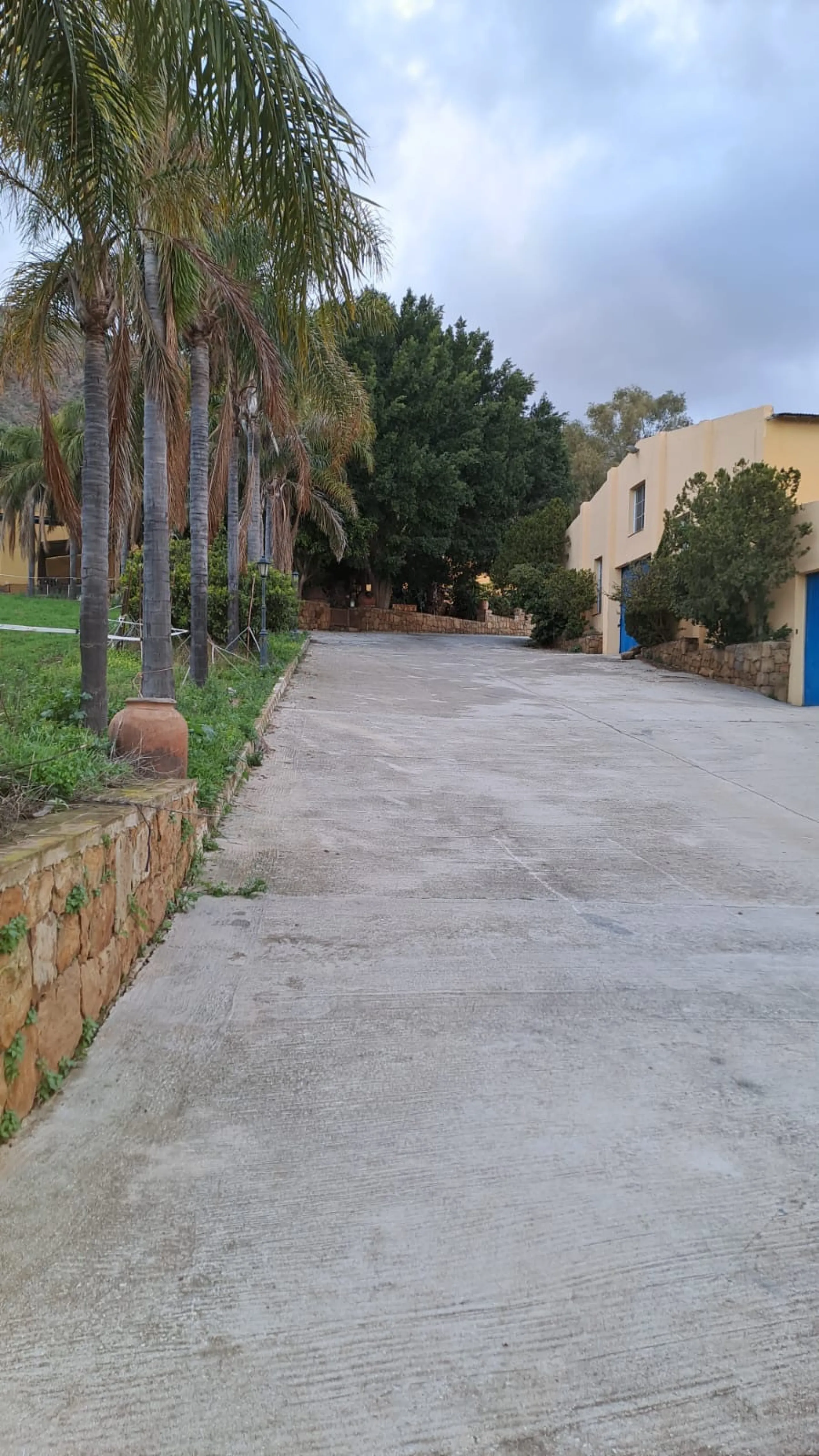 Commercial - Other в продаже в Mijas, Málaga. В доме 8 спален и 10 ванных комнат. Площадь дома 2650 м². Площадь участка 100000 м²