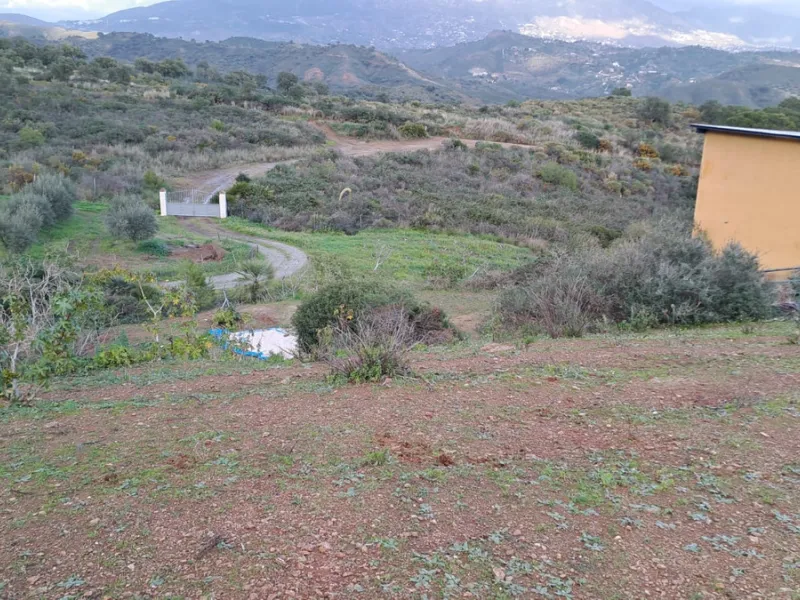 Commercial - Other в продаже в Mijas, Málaga. В доме 8 спален и 10 ванных комнат. Площадь дома 2650 м². Площадь участка 100000 м²