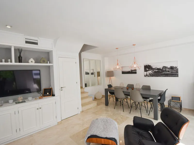 Discover this exclusive townhouse just steps from the beach, located in one of the most sought-after areas of Marbella, on the beachfront of Guadalmina Baja/San Pedro de Alcántara.