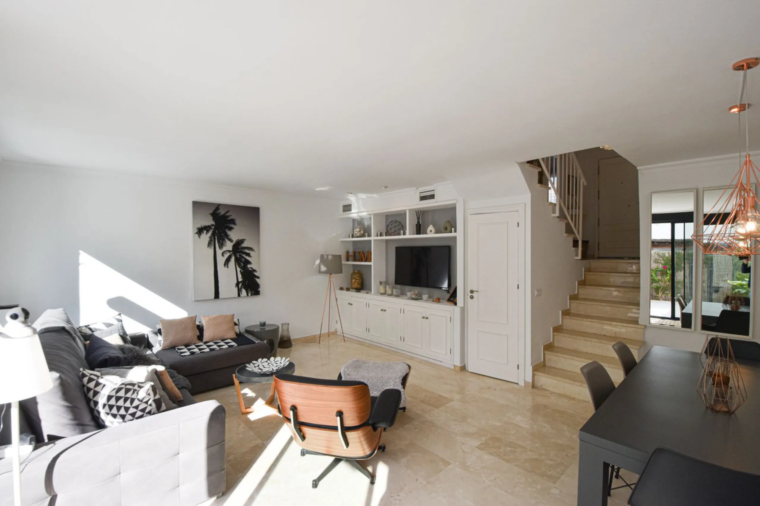 Discover this exclusive townhouse just steps from the beach, located in one of the most sought-after areas of Marbella, on the beachfront of Guadalmina Baja/San Pedro de Alcántara.