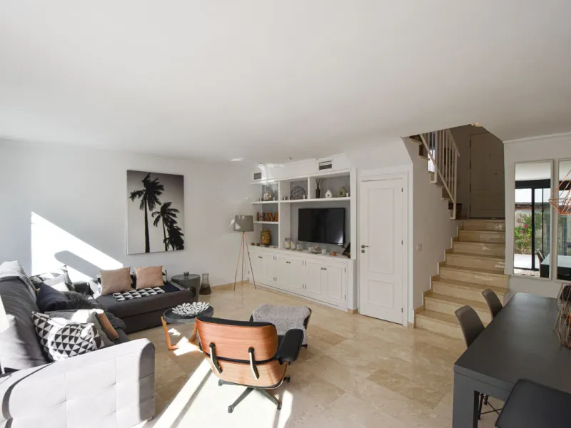 Discover this exclusive townhouse just steps from the beach, located in one of the most sought-after areas of Marbella, on the beachfront of Guadalmina Baja/San Pedro de Alcántara.