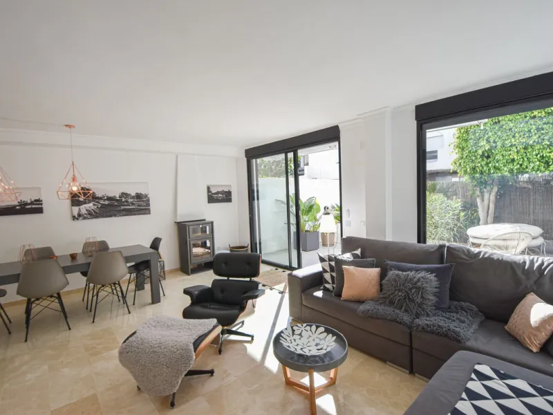 Discover this exclusive townhouse just steps from the beach, located in one of the most sought-after areas of Marbella, on the beachfront of Guadalmina Baja/San Pedro de Alcántara.