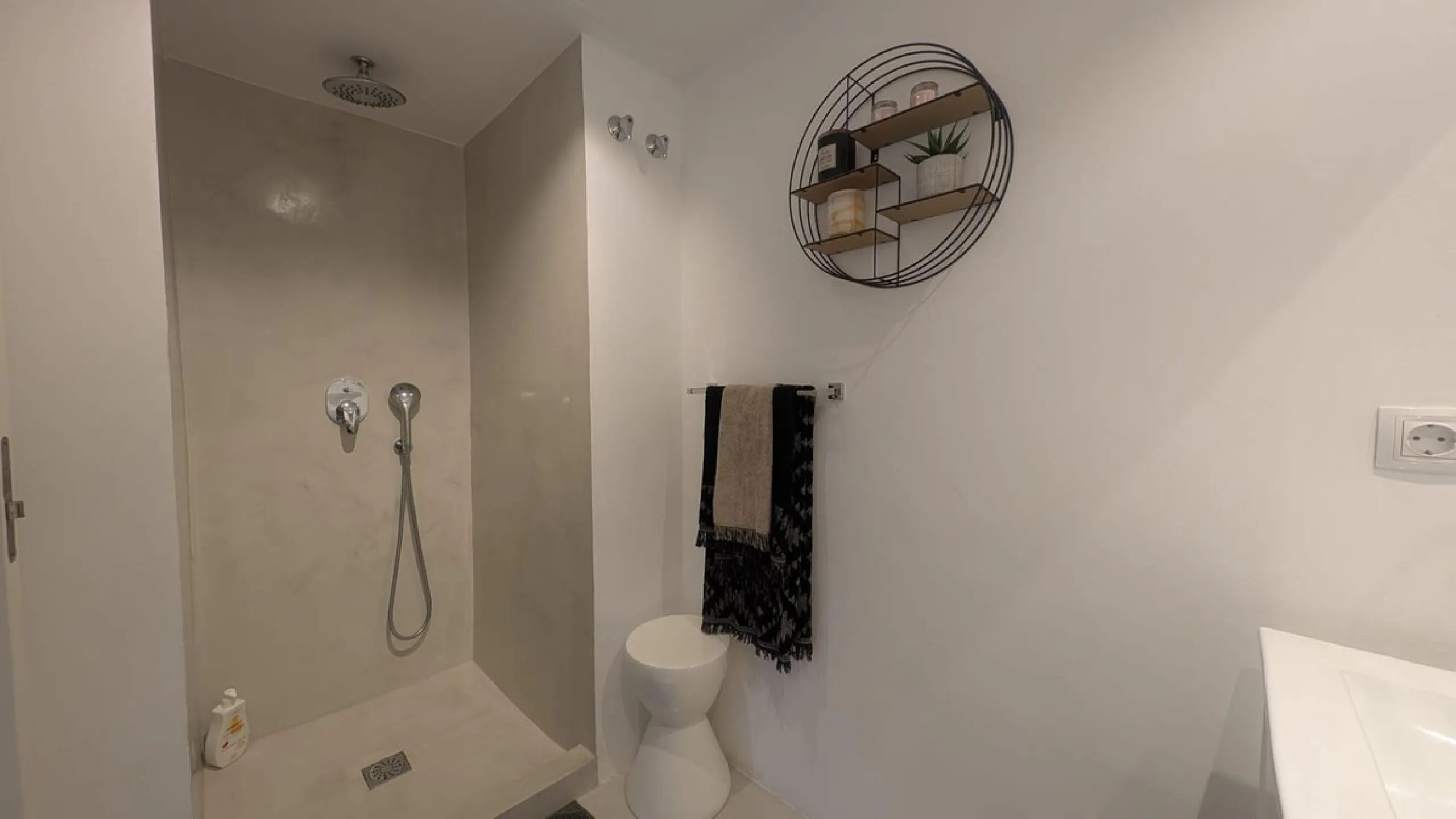 Discover this exclusive townhouse just steps from the beach, located in one of the most sought-after areas of Marbella, on the beachfront of Guadalmina Baja/San Pedro de Alcántara.