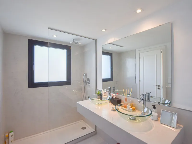 Discover this exclusive townhouse just steps from the beach, located in one of the most sought-after areas of Marbella, on the beachfront of Guadalmina Baja/San Pedro de Alcántara.
