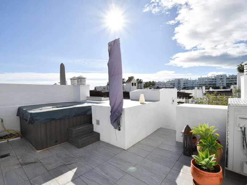 Discover this exclusive townhouse just steps from the beach, located in one of the most sought-after areas of Marbella, on the beachfront of Guadalmina Baja/San Pedro de Alcántara.