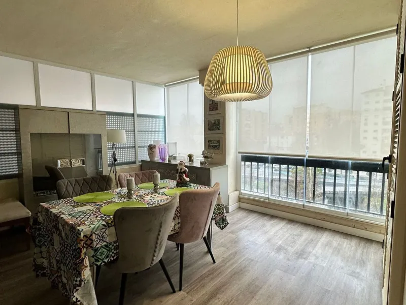 Excellent apartment located in the San Pedro beach area, within a well-known and well-established residential complex, considered one of the most attractive in the area due to its high demand and potential for appreciation. Its location is unbeatable, a s