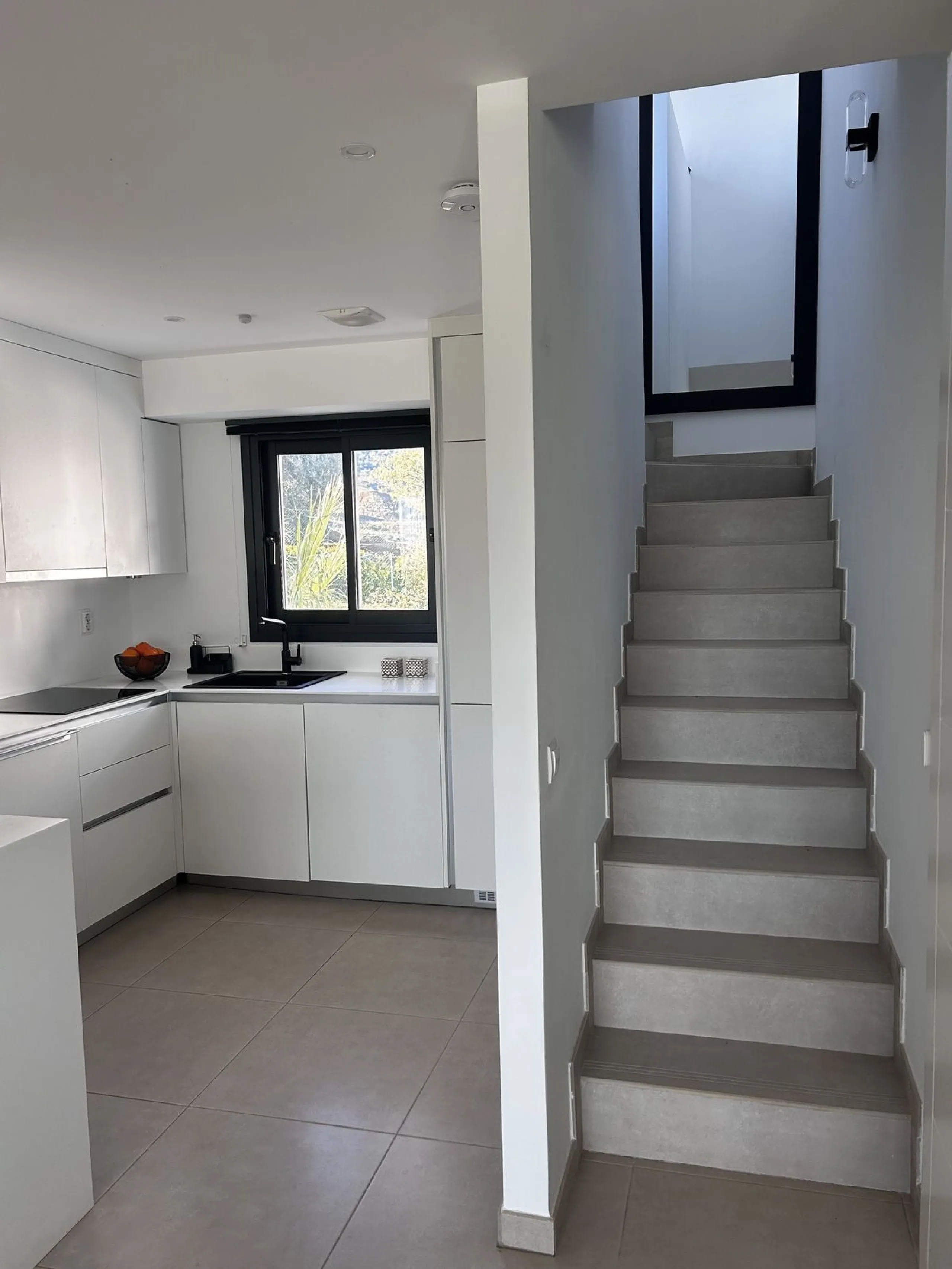 Apartment - Duplex в продаже в Mijas, Málaga. В доме 3 спален и 2 ванных комнат. Площадь дома 130 м²