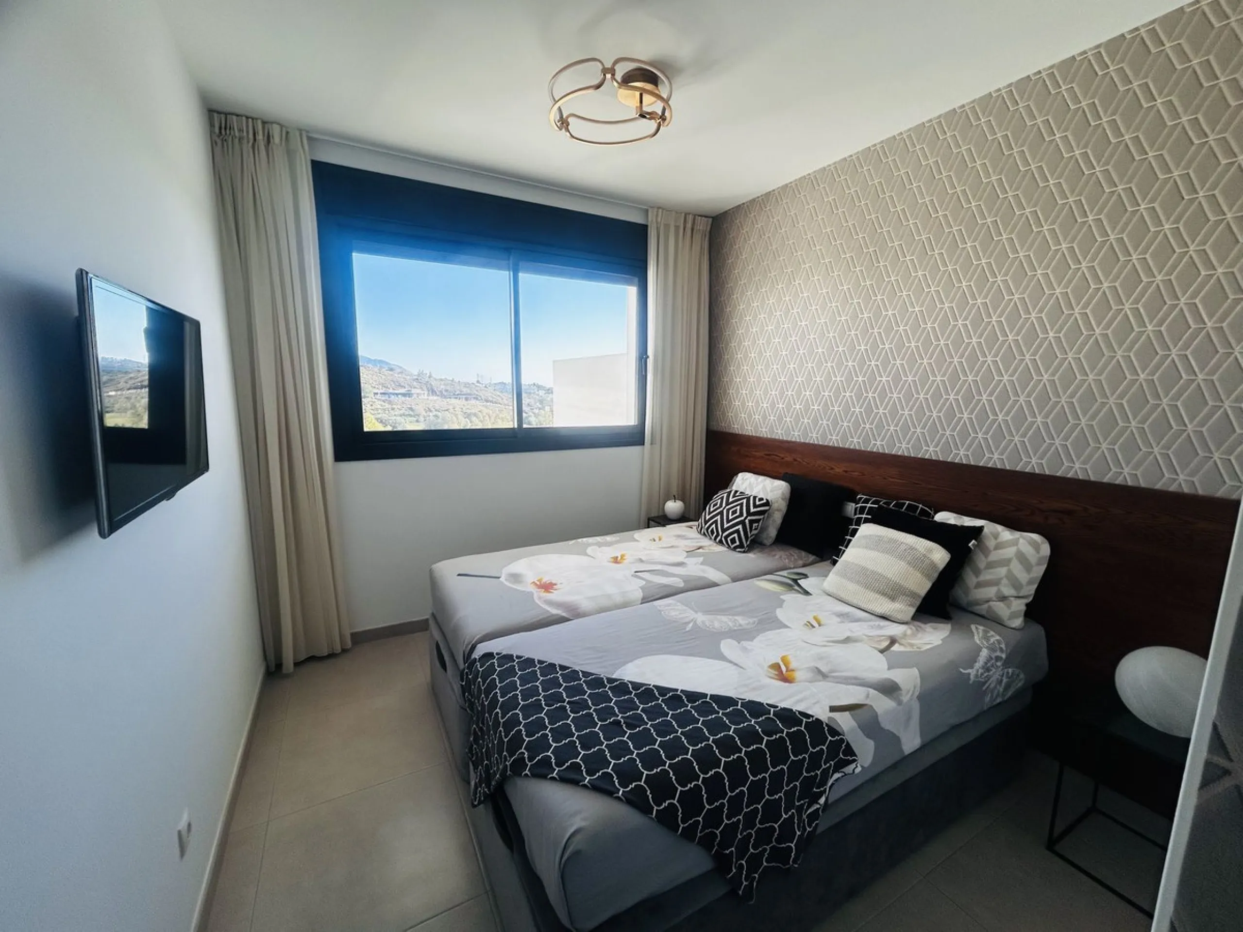 Apartment - Duplex в продаже в Mijas, Málaga. В доме 3 спален и 2 ванных комнат. Площадь дома 130 м²
