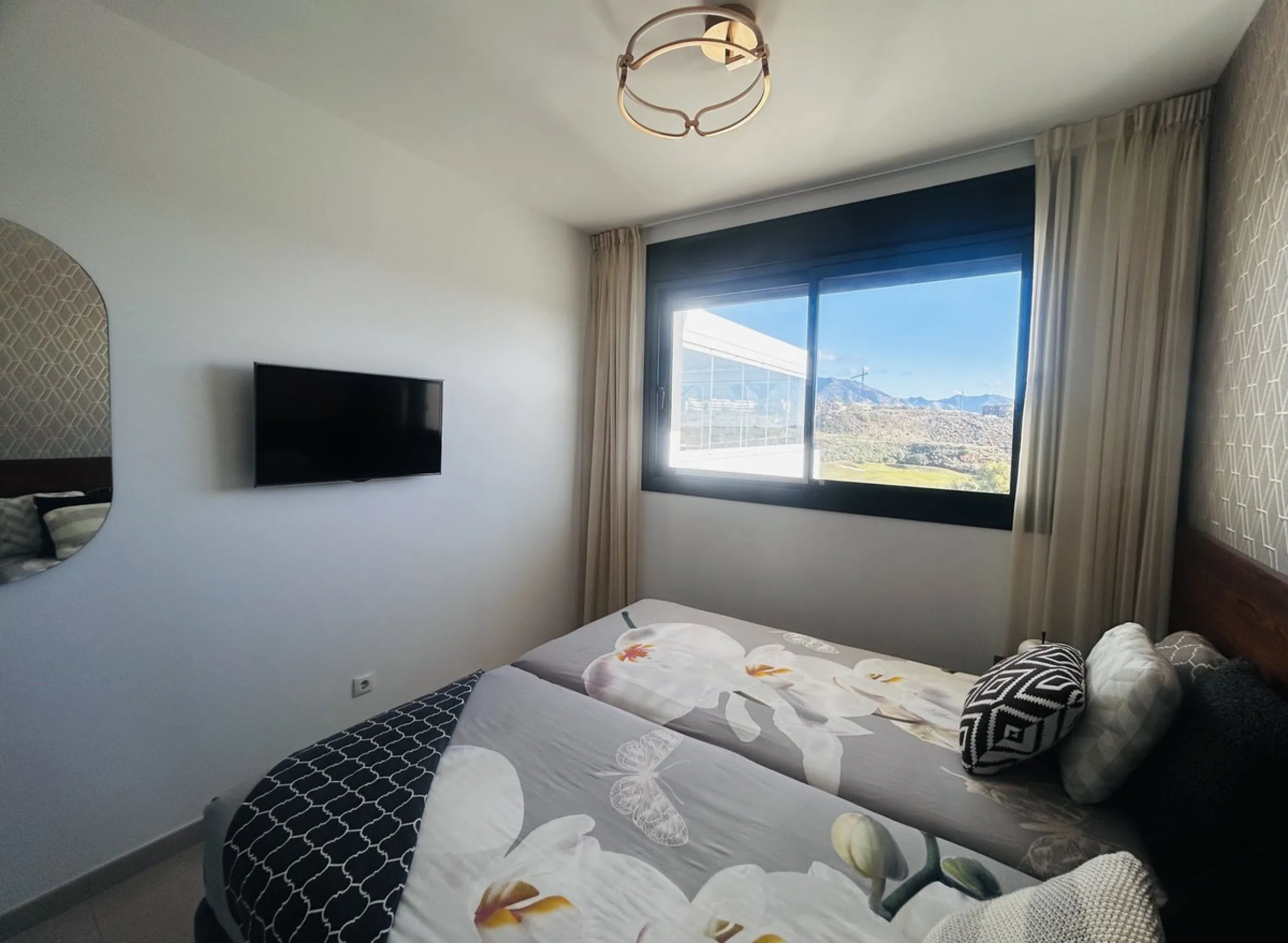Apartment - Duplex в продаже в Mijas, Málaga. В доме 3 спален и 2 ванных комнат. Площадь дома 130 м²