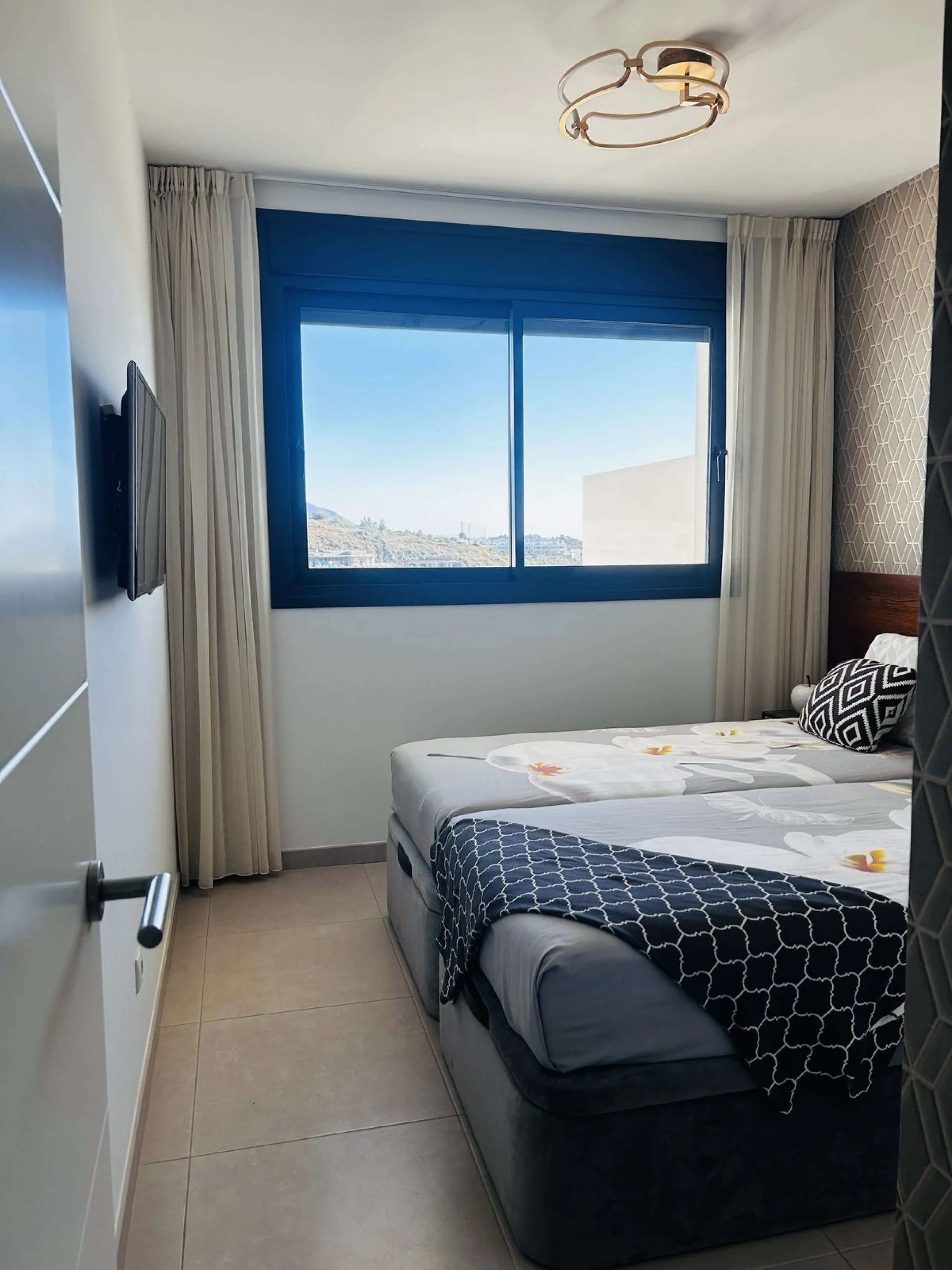 Apartment - Duplex в продаже в Mijas, Málaga. В доме 3 спален и 2 ванных комнат. Площадь дома 130 м²