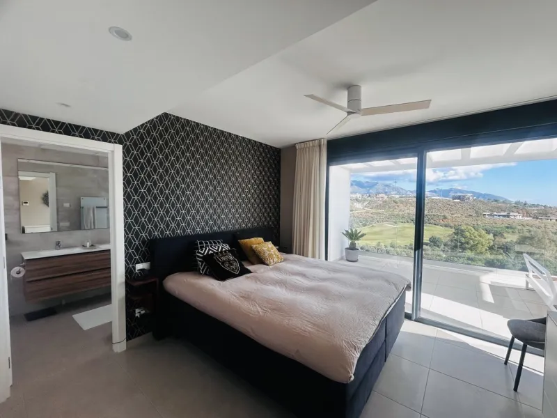 Apartment - Duplex в продаже в Mijas, Málaga. В доме 3 спален и 2 ванных комнат. Площадь дома 130 м²