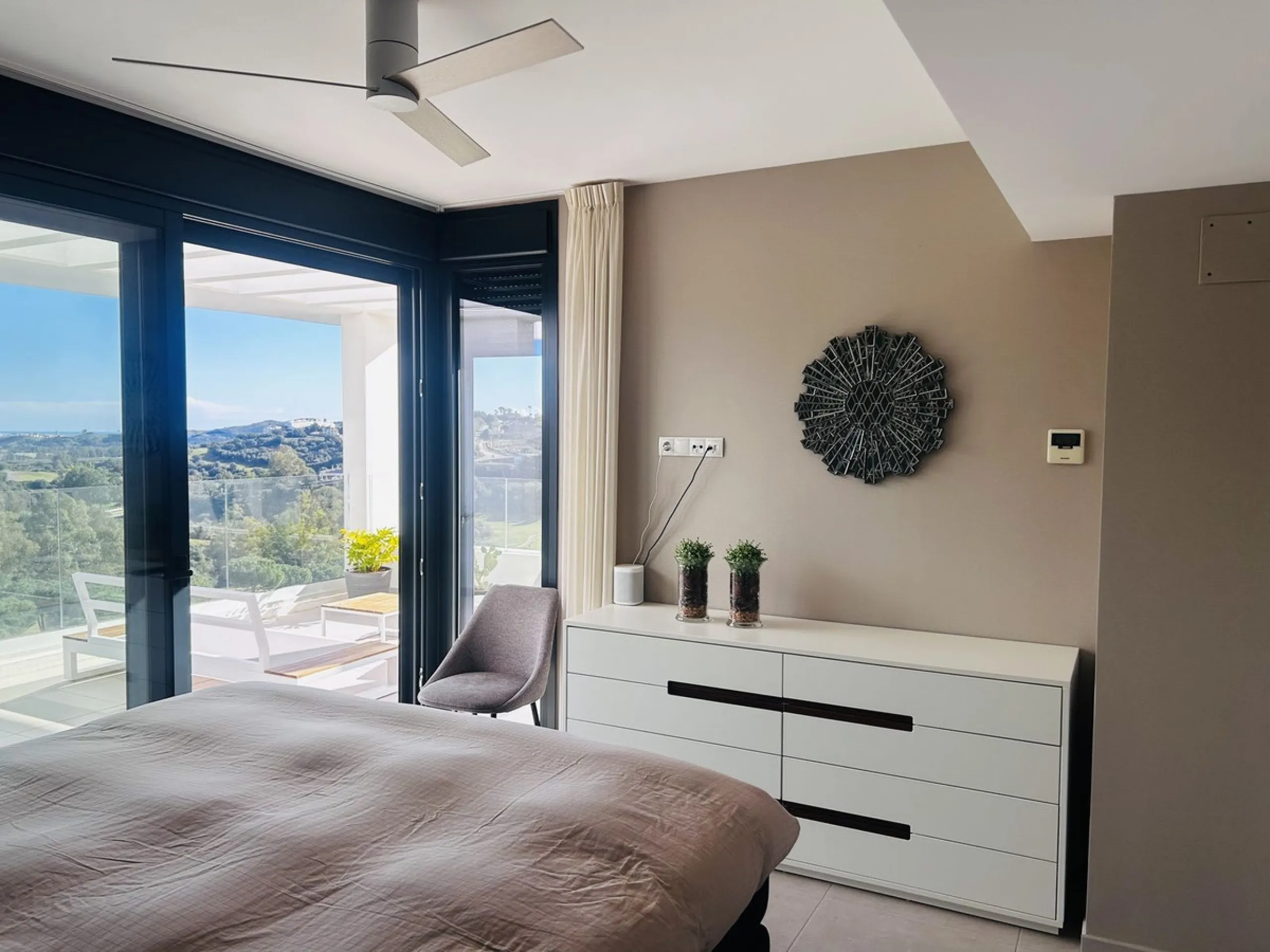 Apartment - Duplex в продаже в Mijas, Málaga. В доме 3 спален и 2 ванных комнат. Площадь дома 130 м²