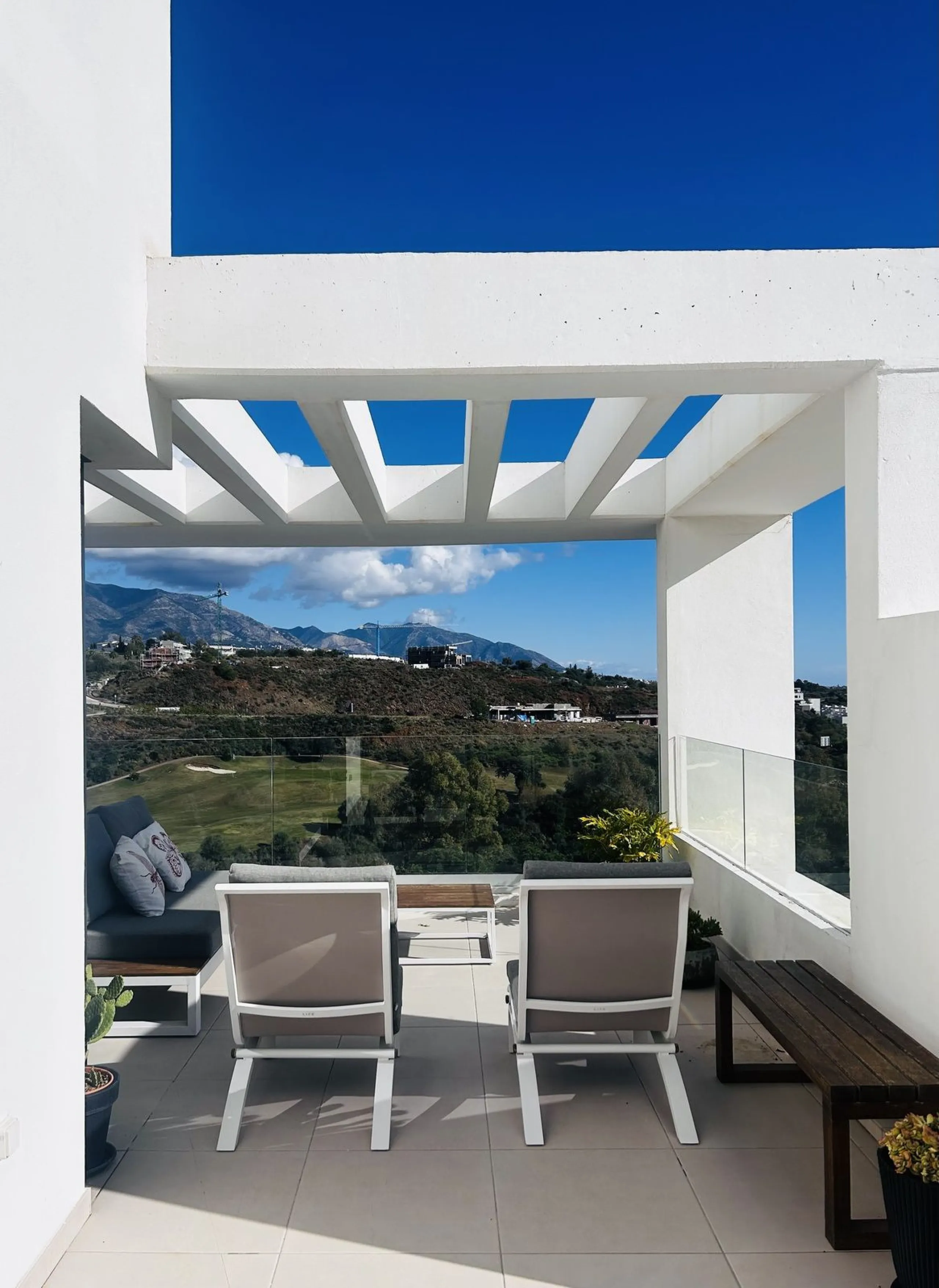 Apartment - Duplex в продаже в Mijas, Málaga. В доме 3 спален и 2 ванных комнат. Площадь дома 130 м²