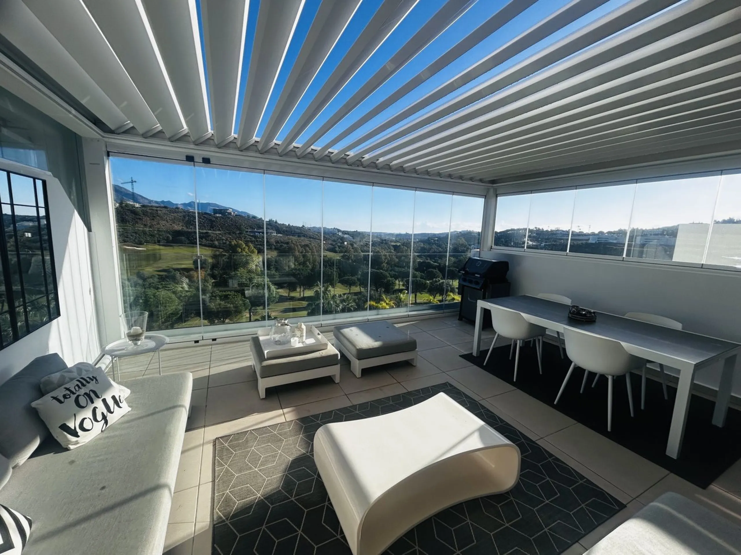 Apartment - Duplex в продаже в Mijas, Málaga. В доме 3 спален и 2 ванных комнат. Площадь дома 130 м²