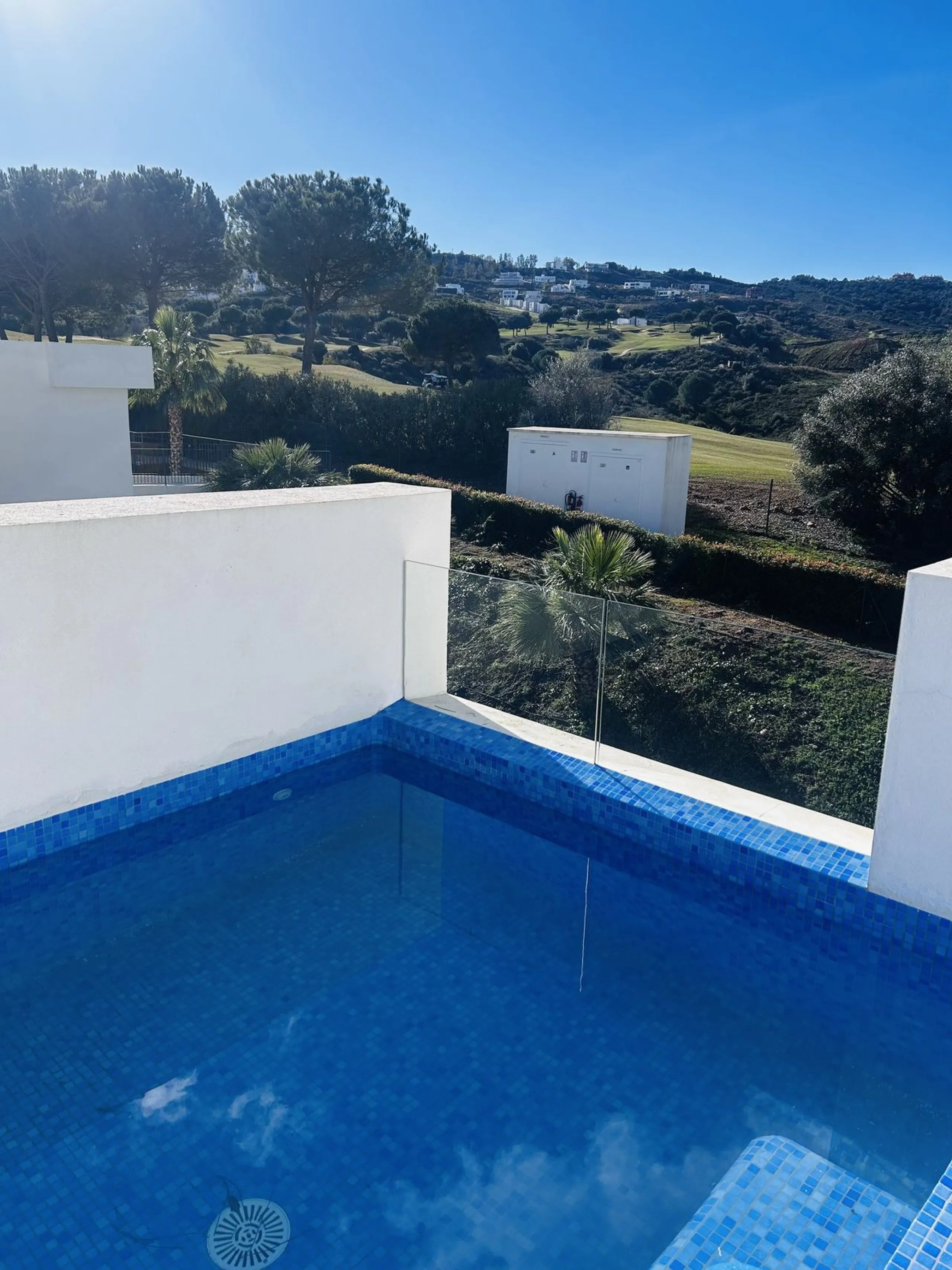 Apartment - Duplex в продаже в Mijas, Málaga. В доме 3 спален и 2 ванных комнат. Площадь дома 130 м²
