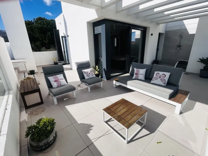 Apartment - Duplex в продаже в Mijas, Málaga. В доме 3 спален и 2 ванных комнат. Площадь дома 130 м²