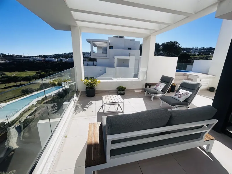 Apartment - Duplex в продаже в Mijas, Málaga. В доме 3 спален и 2 ванных комнат. Площадь дома 130 м²
