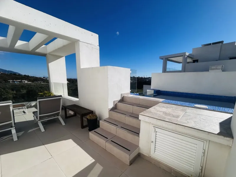 Apartment - Duplex в продаже в Mijas, Málaga. В доме 3 спален и 2 ванных комнат. Площадь дома 130 м²