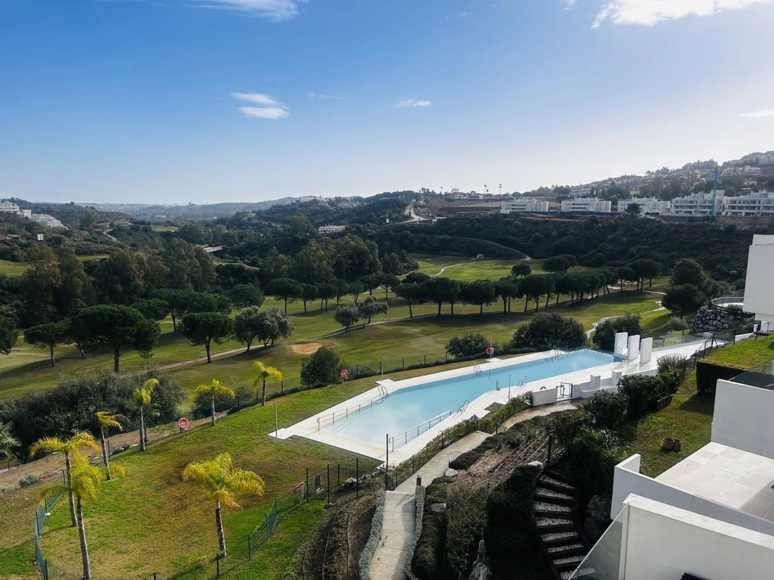 Apartment - Duplex в продаже в Mijas, Málaga. В доме 3 спален и 2 ванных комнат. Площадь дома 130 м²