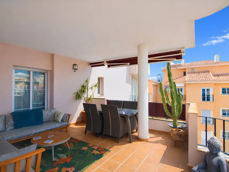 We are delighted to present this magnificent property located in the exclusive area of Riviera del Sol, in Miraflores, a privileged setting surrounded by peace and nature.