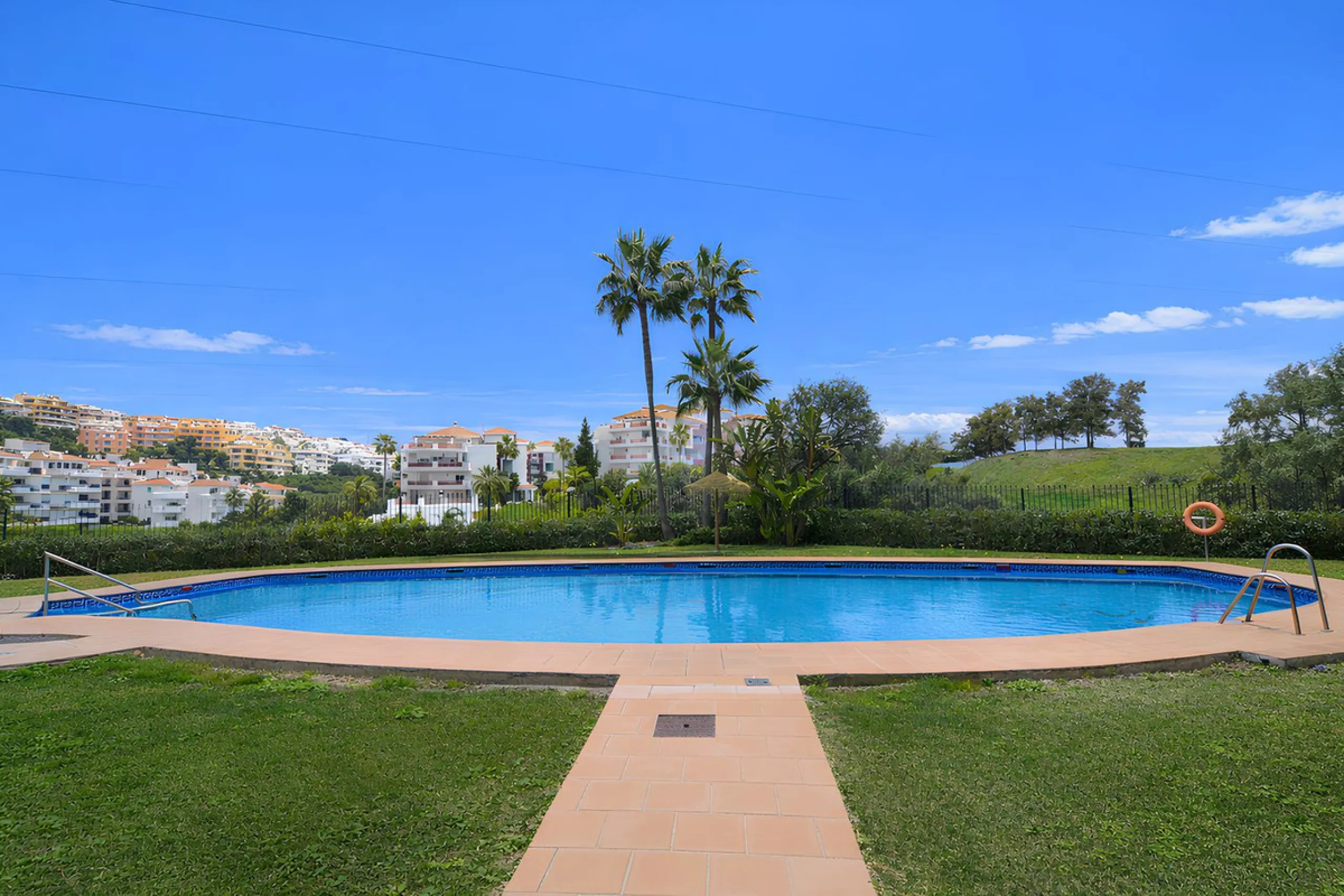 Apartment - Middle Floor Apartment в продаже в Mijas, Málaga. В доме 2 спален и 2 ванных комнат. Площадь дома 89 м²