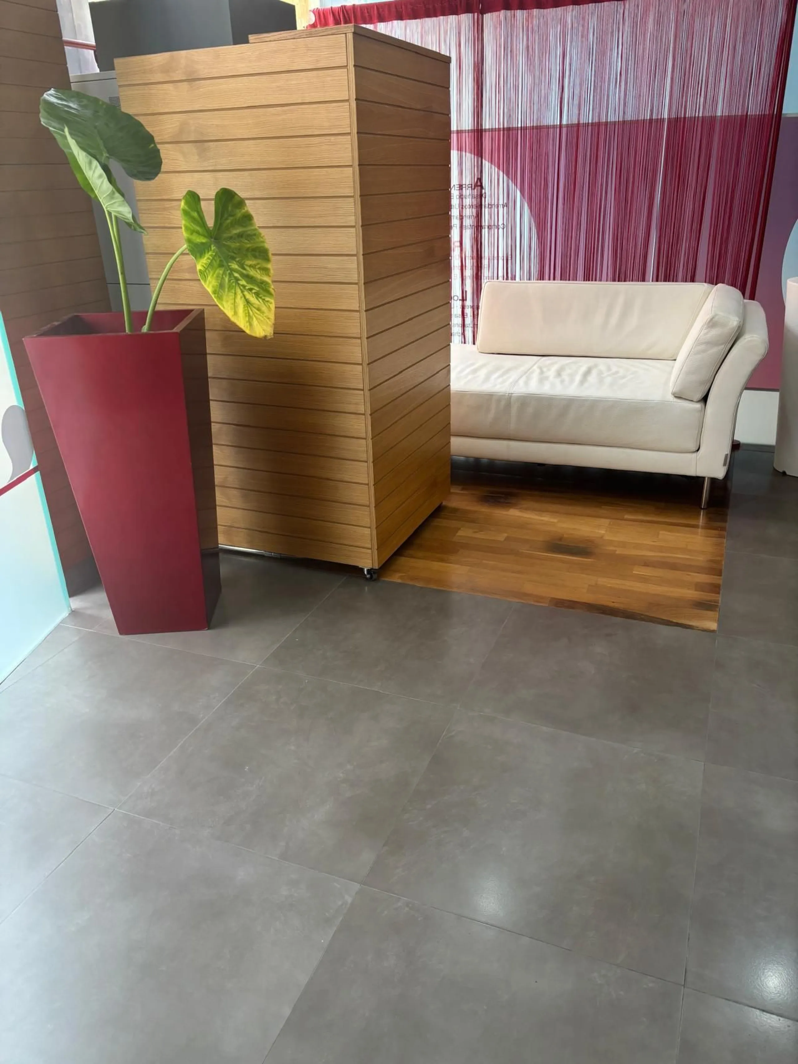 Commercial - Office в продаже в Benalmadena, Málaga. В доме 1 спален и 1 ванных комнат. Площадь дома 170 м²